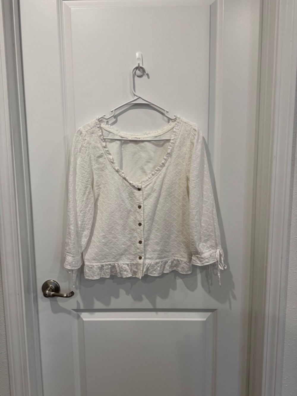 Women’s White Button-Front Ruffle 3/4 sleeve cotton Blouse